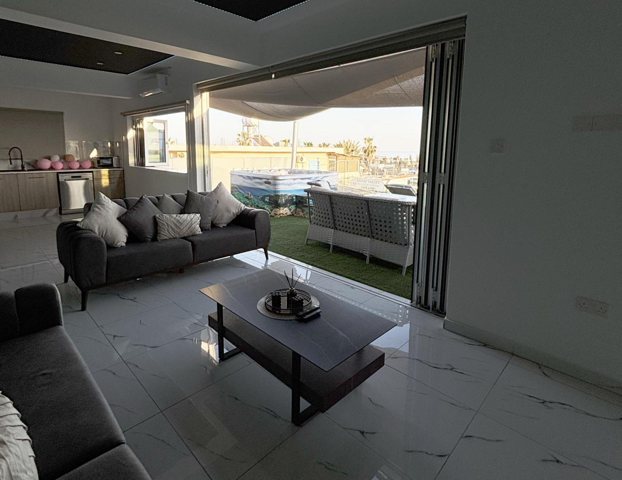 Sant Central Deluxe Apartments Айя-Напа Екстер'єр фото